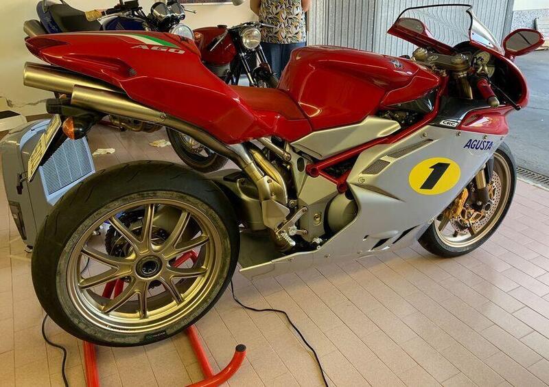 In vendita la MV di Agostini: F4 a &euro;300.000 [FOTOGALLERY]