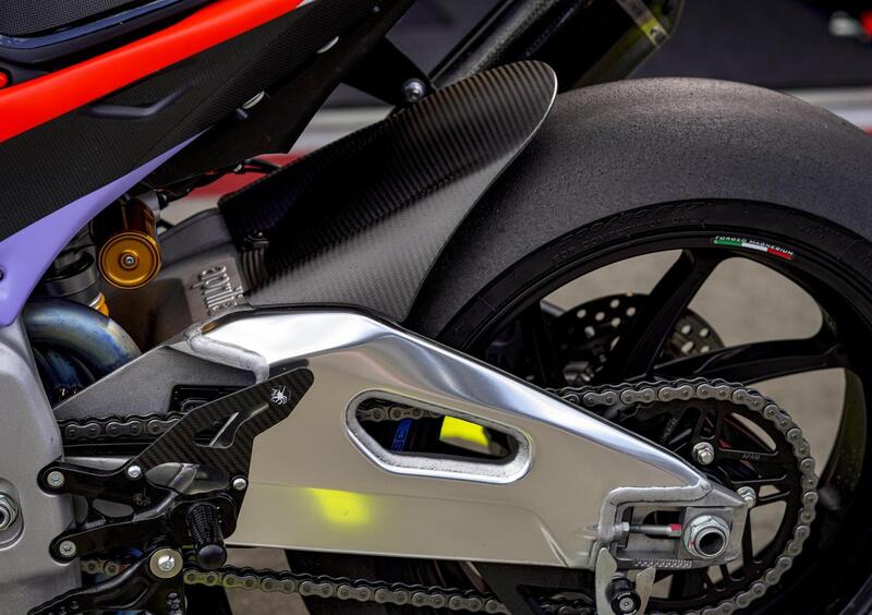 Aprilia Tuono V4 Tuono V4 X (2020) (13)