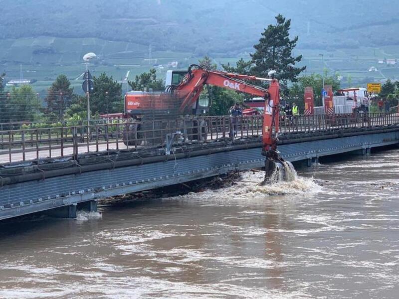 L&#039;Adige vicino all&#039;esondazione: Autobrennero chiusa per ore