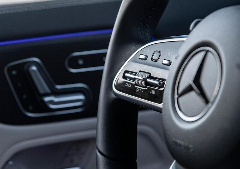 Mercedes-Benz GLA SUV (2020-->>) (12)