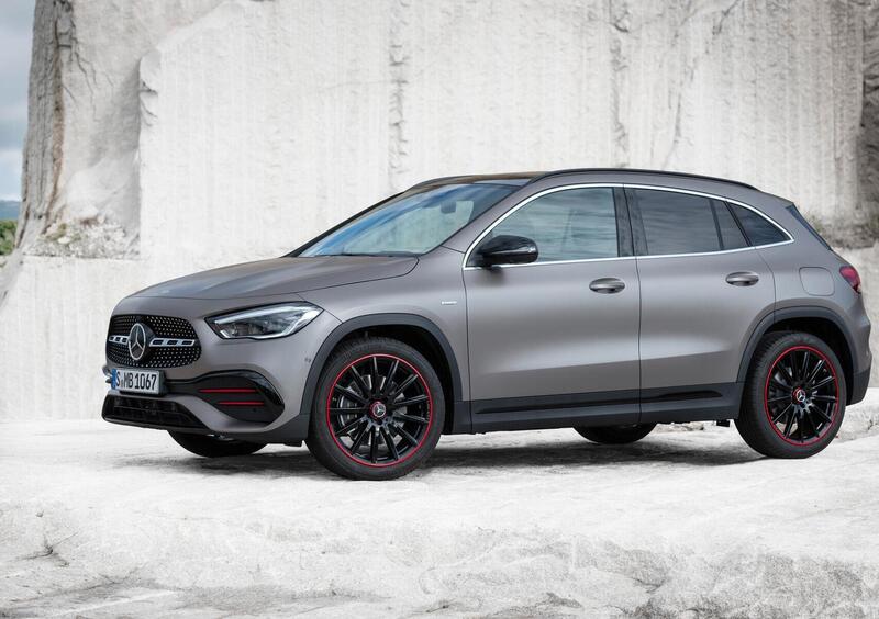 Mercedes-Benz GLA SUV (2020-->>) (6)