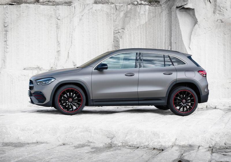 Mercedes-Benz GLA SUV (2)