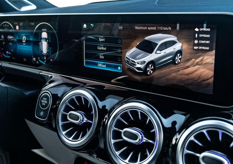 Mercedes-Benz GLA SUV (2020-->>) (13)