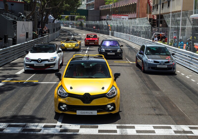 Renault Clio R.S 16: la piccola belva da 275 CV