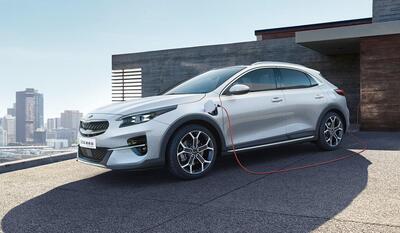 Kia xCeed plug-in Hybrid | 141 CV con 60 km alla spina...