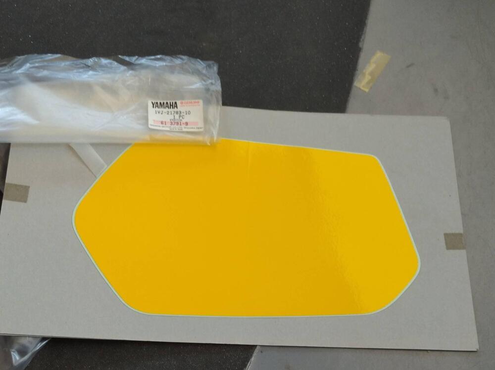 ADESIVO FIANCHETTO YAMAHA TENERE 86/87 1VJ