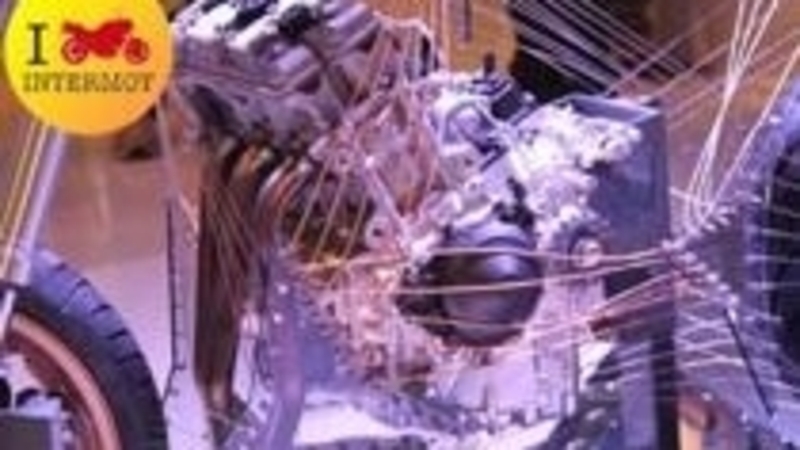 Intermot 2012: Yamaha, le altre novit&agrave;: FZ8, XJ6, nuovo motore tre cilindri, concept e scooter!