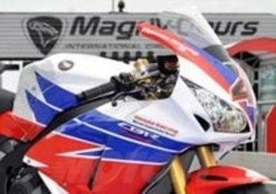 Honda CBR 1000 RR. A Magny Cours debuttano le grafiche 2013