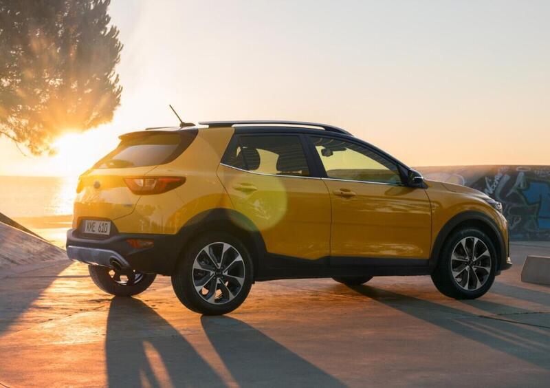 Kia Stonic (2017-->>) (10)