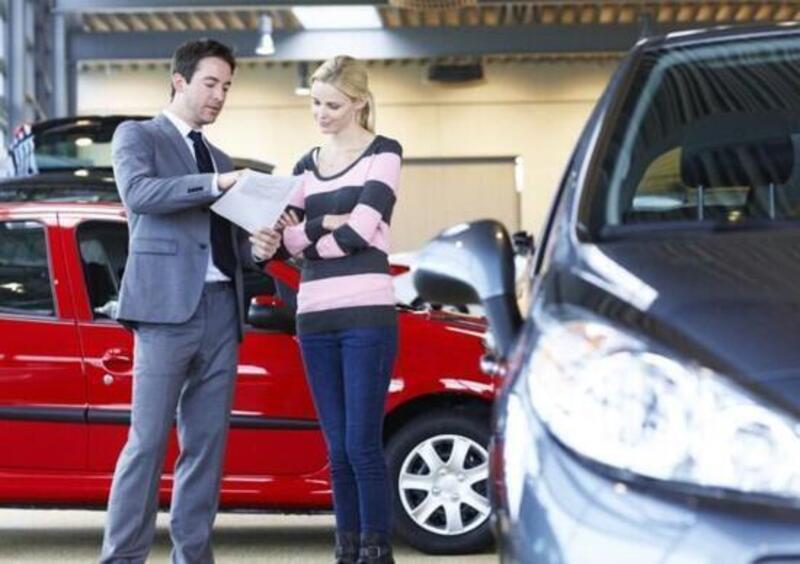 Non &egrave; ecofriendly: addio &quot;profumo di nuovo&quot; nelle auto! 