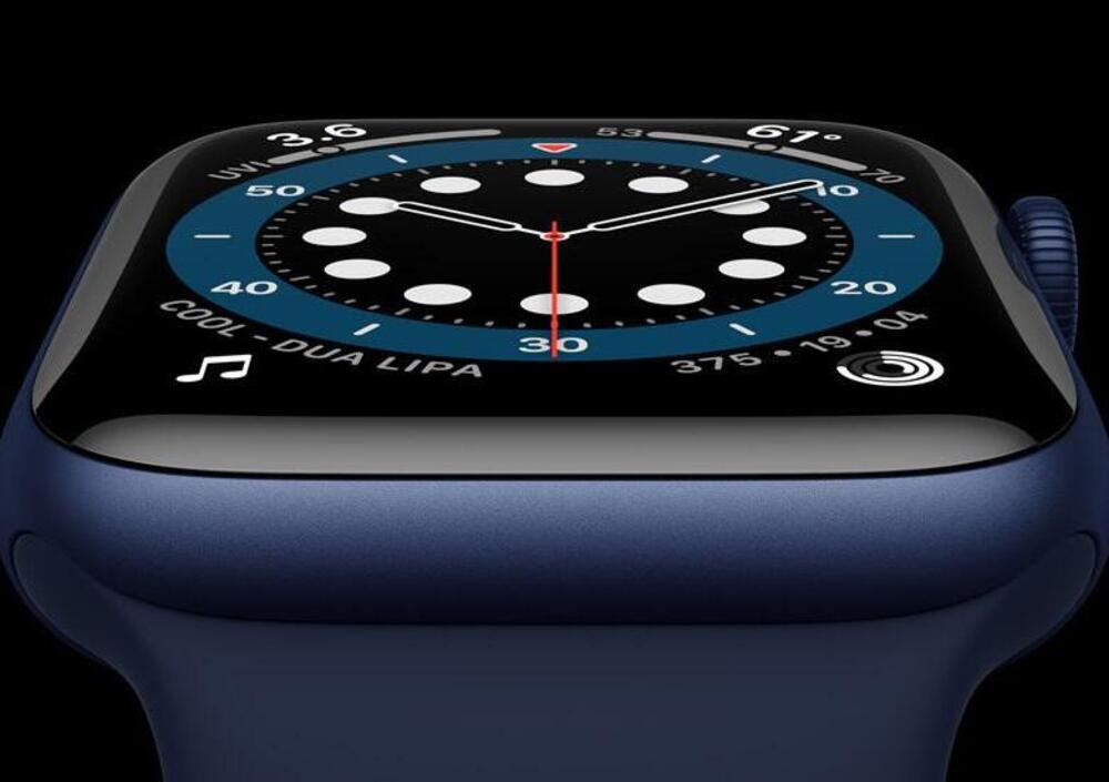 Apple Watch: arriva la versione per ipocondriaci, mentre l&rsquo;iPhone 12 si perde per strada