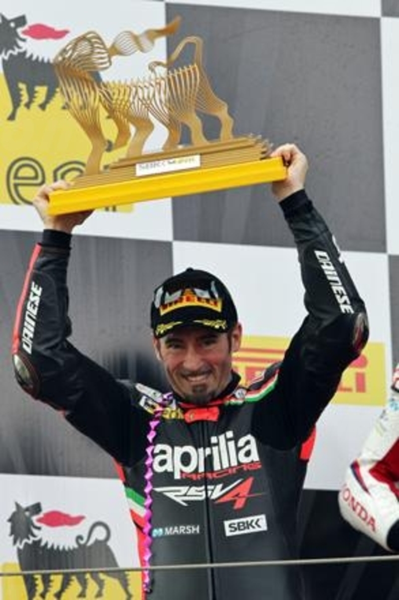 Max Biaggi e Aprilia campioni del mondo Superbike 2012!