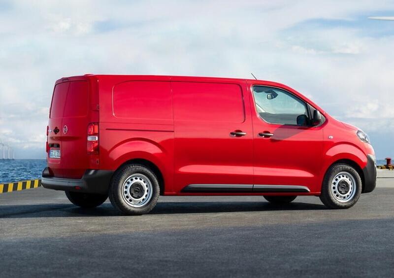 Opel Vivaro Furgone (7)