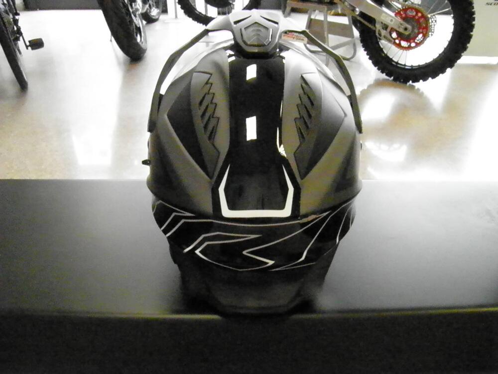 CASCO AIROH COMMANDER NUOVO (2)