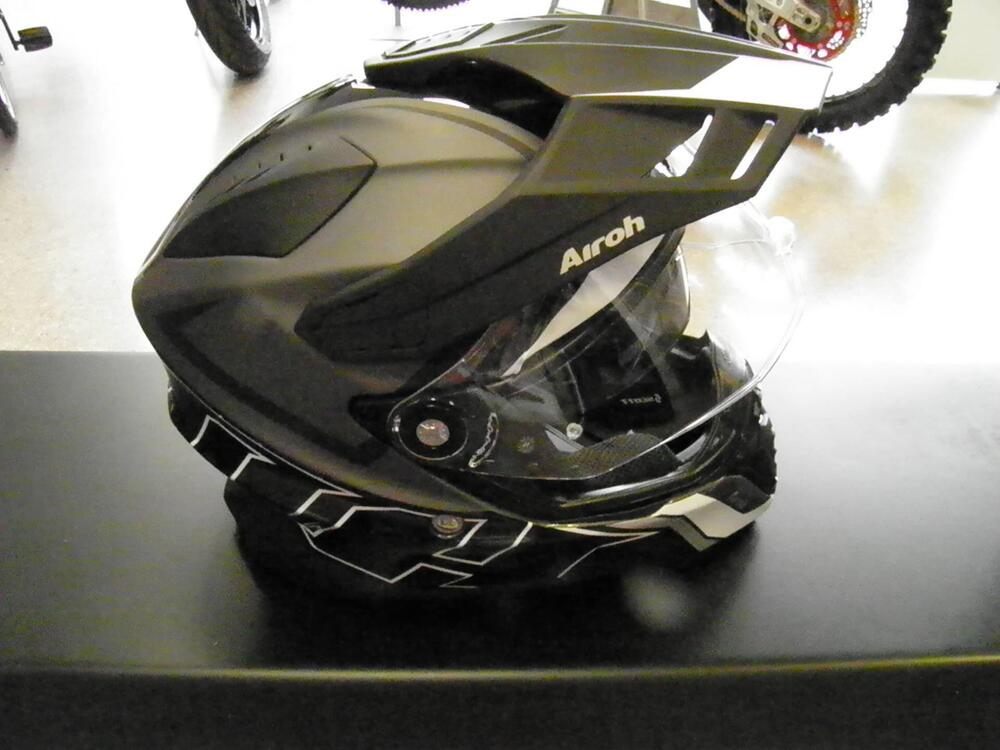 CASCO AIROH COMMANDER NUOVO (5)
