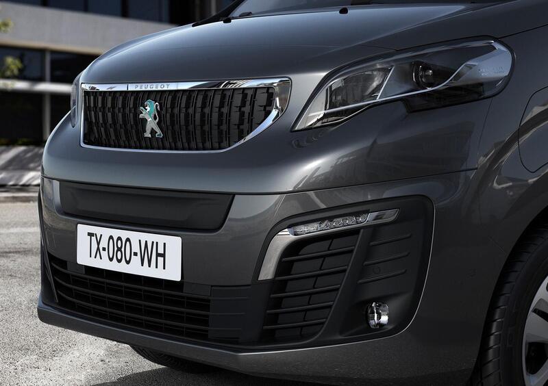 Peugeot e-Traveller (2020-23) (19)