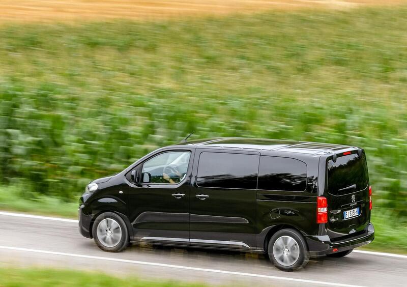 Peugeot e-Traveller (2020-23) (7)