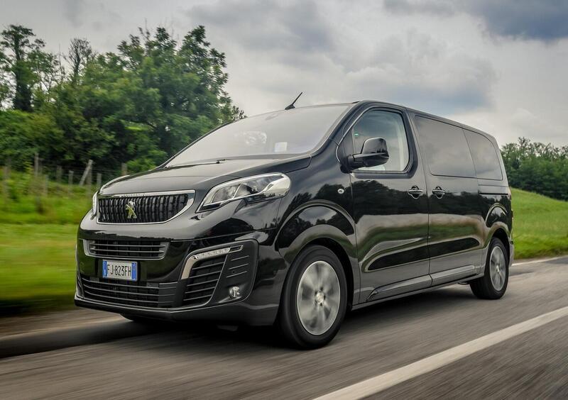 Peugeot e-Traveller (2020-23) (9)