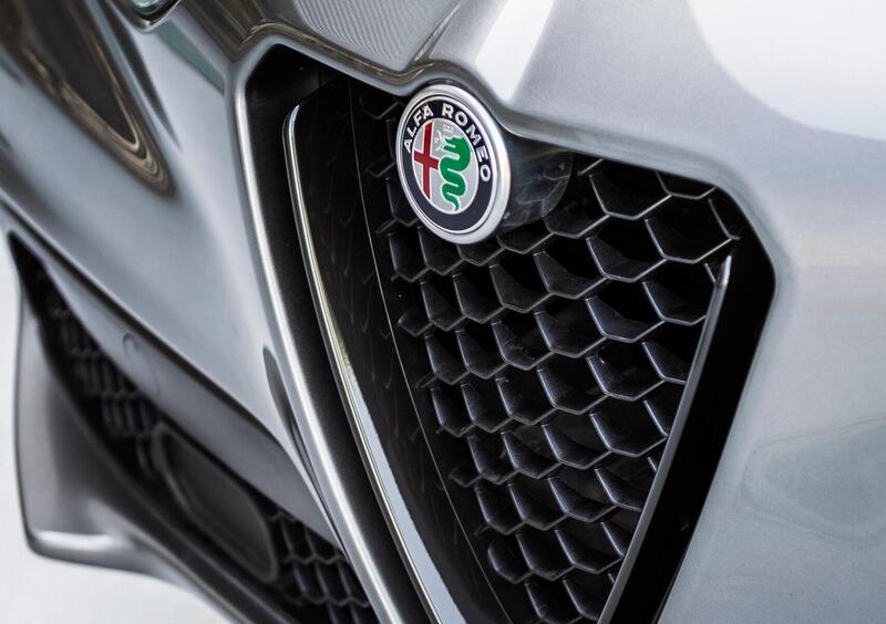 Alfa Romeo Stelvio (2017-->>) (42)