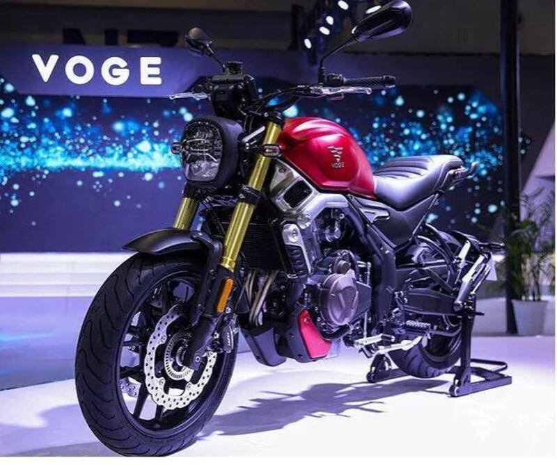 VOGE 500AC. Naked neo-sport