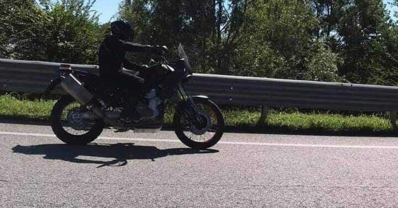 Aprilia Tuareg 660: eccola in azione! Sar&agrave; cos&igrave;?