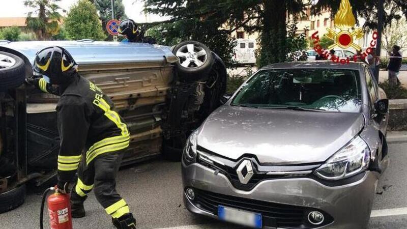 Ruba un Rolex e fugge a bordo della Ford Fiesta, ma si schianta: morta una 29enne [FOTO]