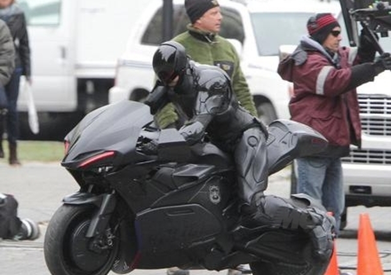 Ehi, Robocop! Bella moto, cos&#039;&egrave;?