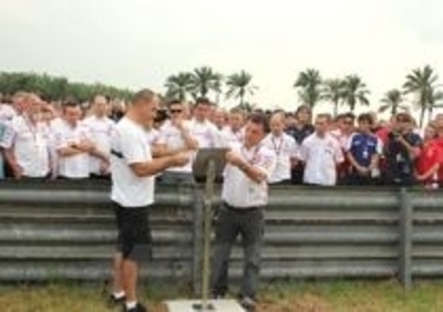 Sepang ricorda il Sic con una targa 