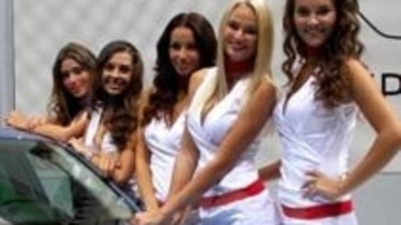 iLike@Salone di Parigi 2012: le ragazze pi&ugrave; belle? Skoda!