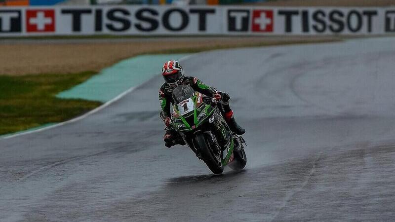 Superbike Magny Cours, FP1: Rea il pi&ugrave; veloce sotto la pioggia