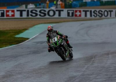 Superbike Magny Cours, FP1: Rea il più veloce sotto la pioggia