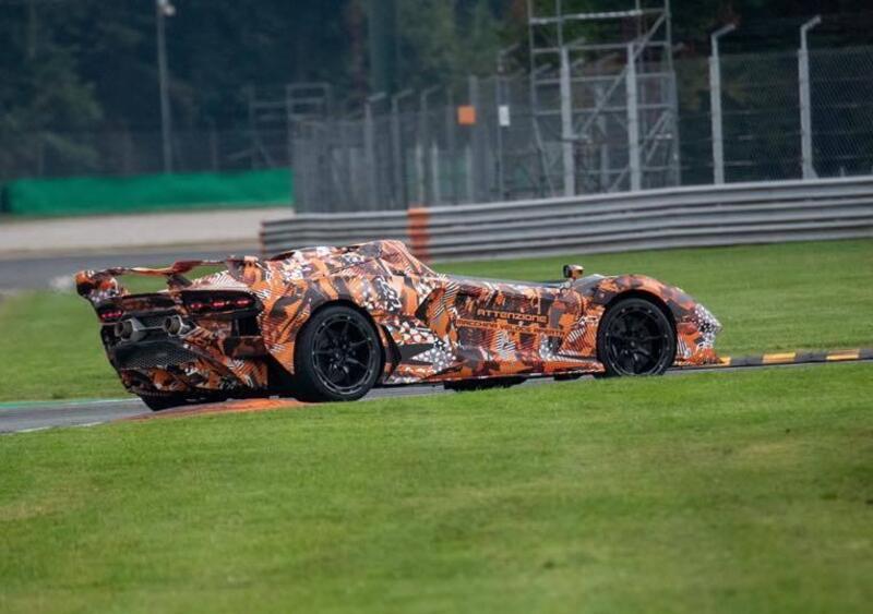 Lamborghini Squadra Corse, in arrivo una nuova supersportiva