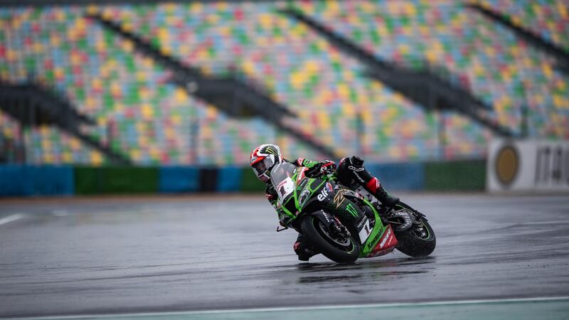 SBK. Jonathan Rea vince Gara1 a Magny Cours