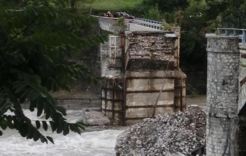 Il maltempo devasta il Nord, morti e ponti che crollano: via alla conta dei danni