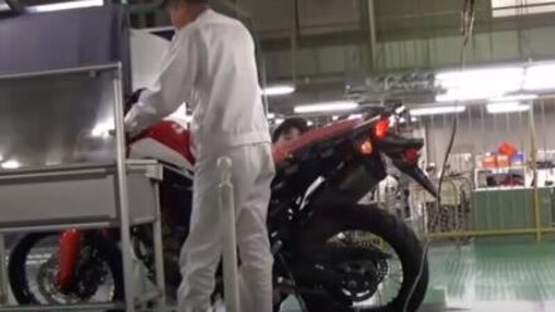 Ecco come prende vita una Honda Africa Twin [VIDEO]