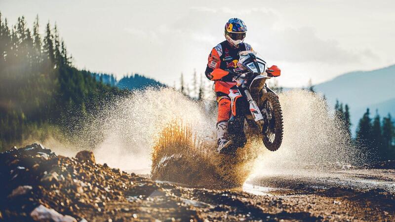 Nuove KTM 890 Adventure R ed Adventure R Rally: foto, video, dati, prezzo