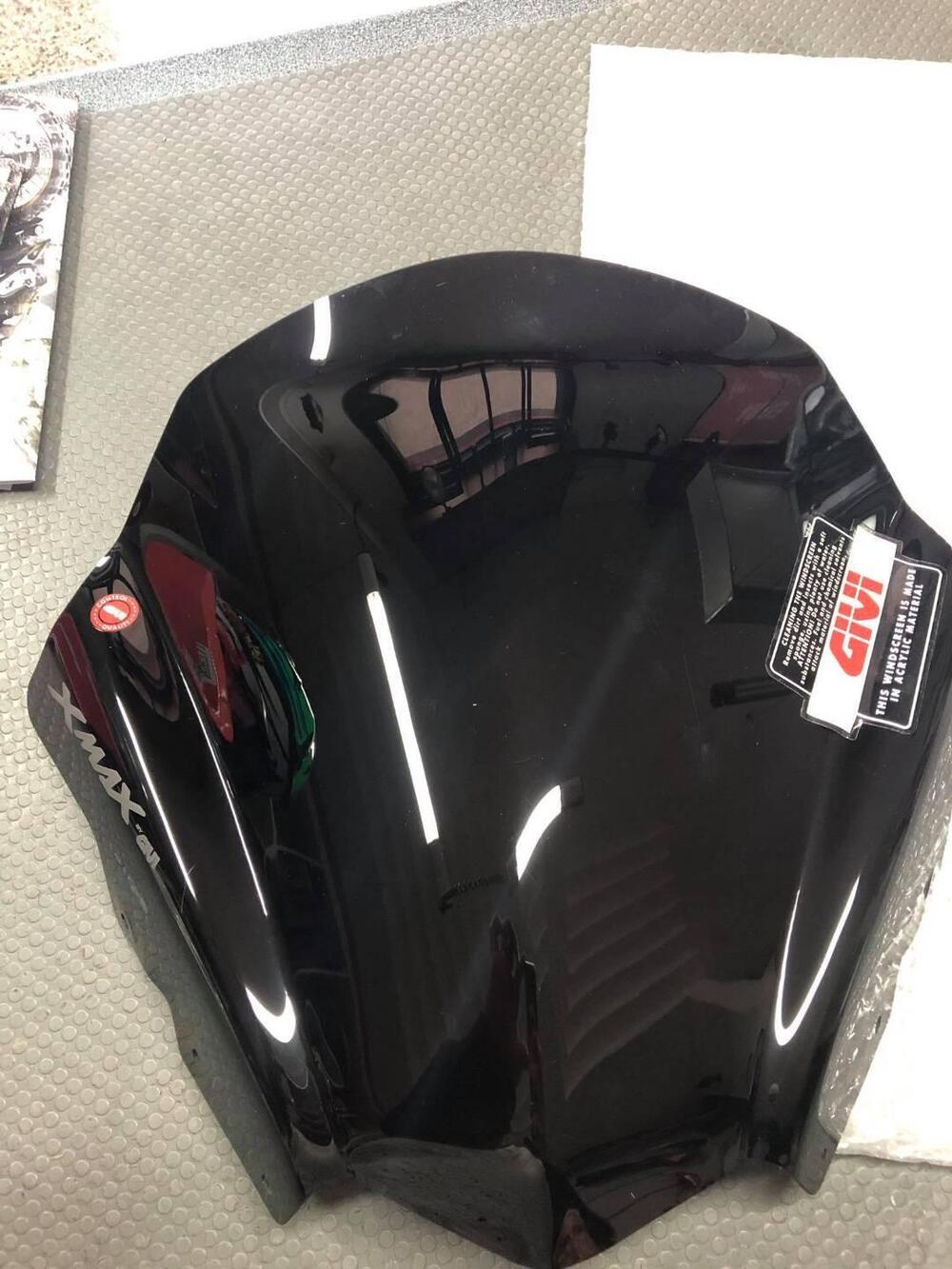 PARABREZZA SPORTIVO YAMAHA X-MAX 125 250 Givi