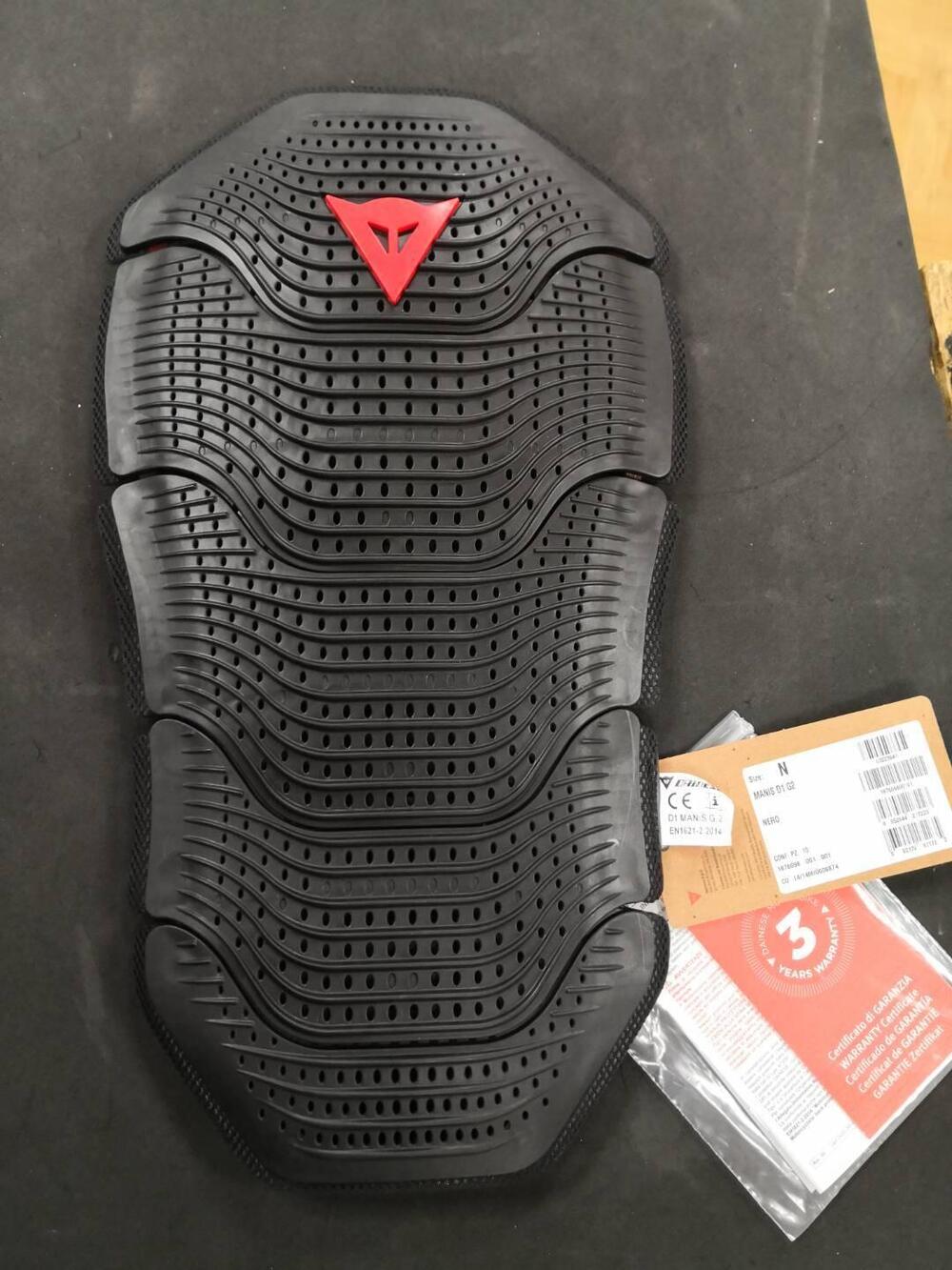 Paraschiena Dainese manis D1 G2 (2)