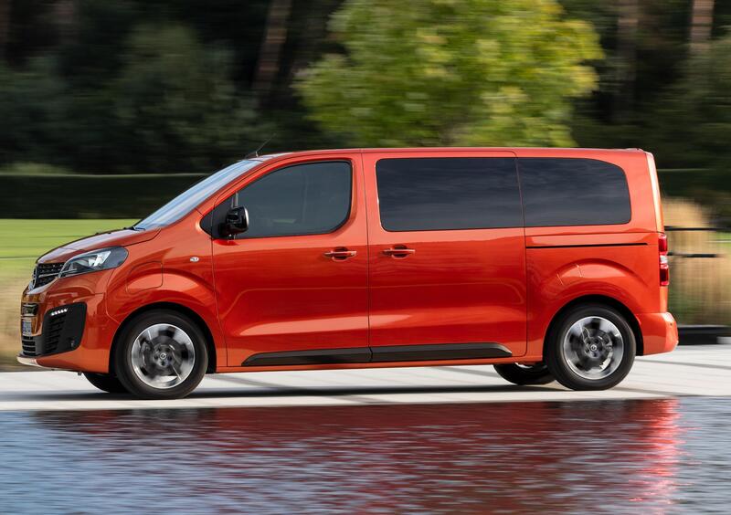 Opel Zafira-e Life (2020-->>) (2)
