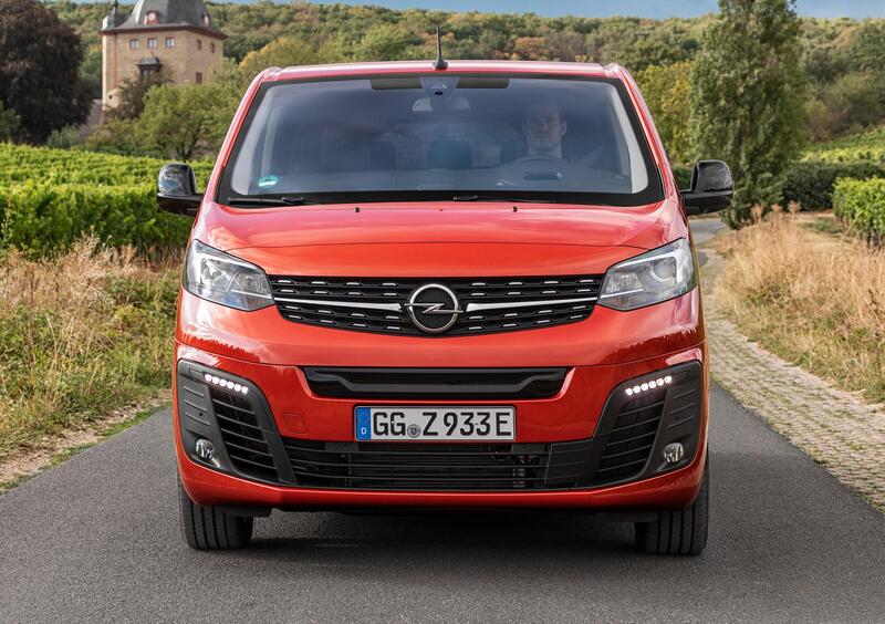 Opel Zafira-e Life (2020-->>) (3)