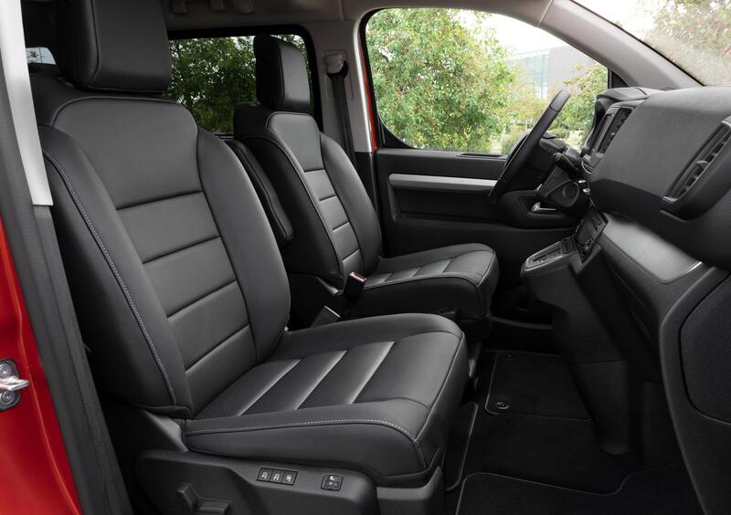 Opel Zafira-e Life (2020-->>) (12)