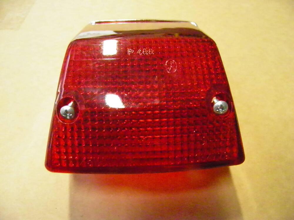 FANALE POST. APRILIA CODICE AP8112531 (2)