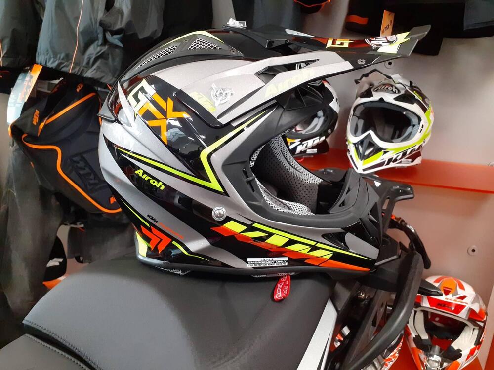 Casco airoh aviator taglia L (6)