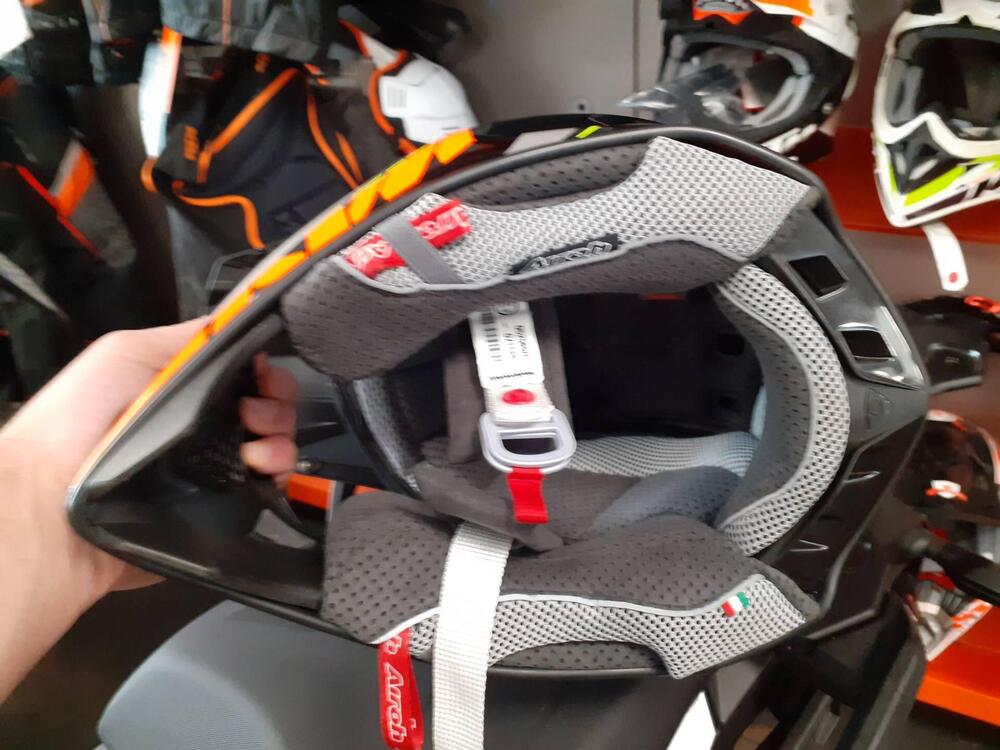 Casco airoh aviator taglia L (7)