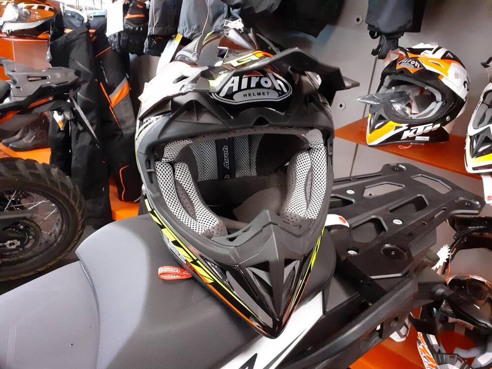 Casco airoh aviator taglia L (8)