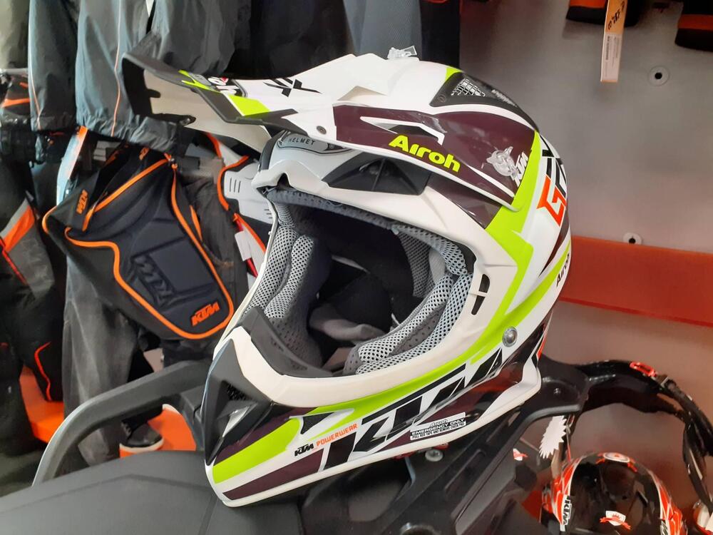 Casco airoh aviator taglia L (2)
