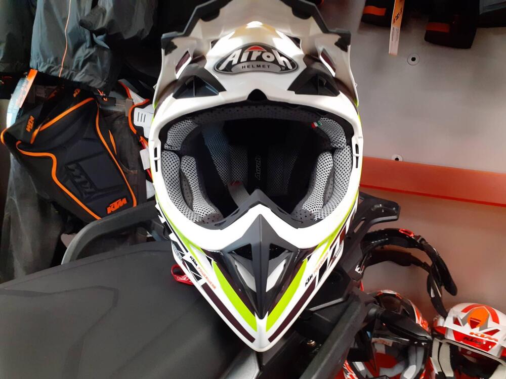 Casco airoh aviator taglia L (6)