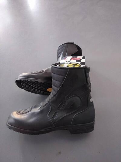 STIVALI STYLMARTIN NERI BASSI