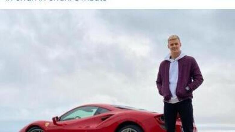 Mick Schumacher con la Ferrari F8 Tributo fa impazzire i social