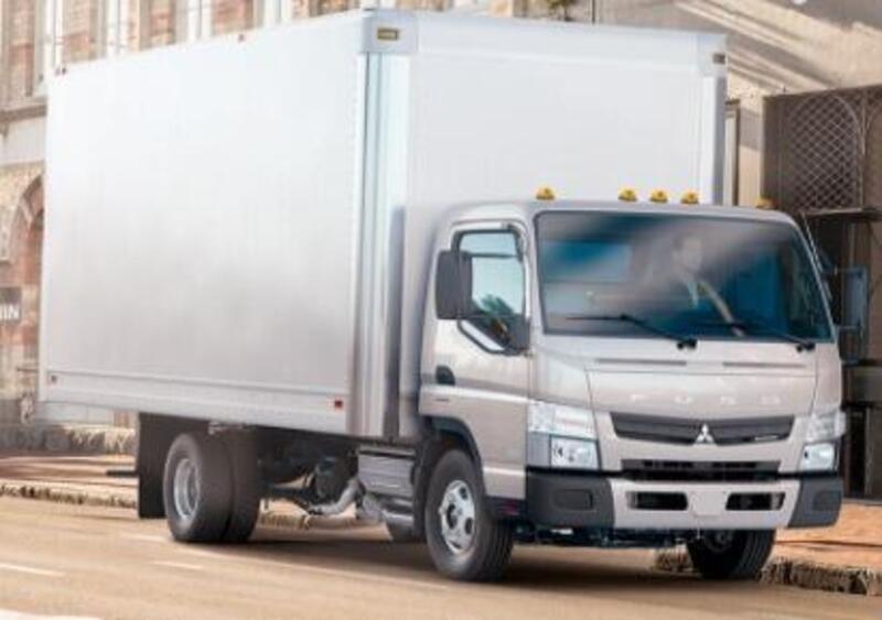 Mitsubishi Fuso Canter (4ª serie) (2012-23) (5)